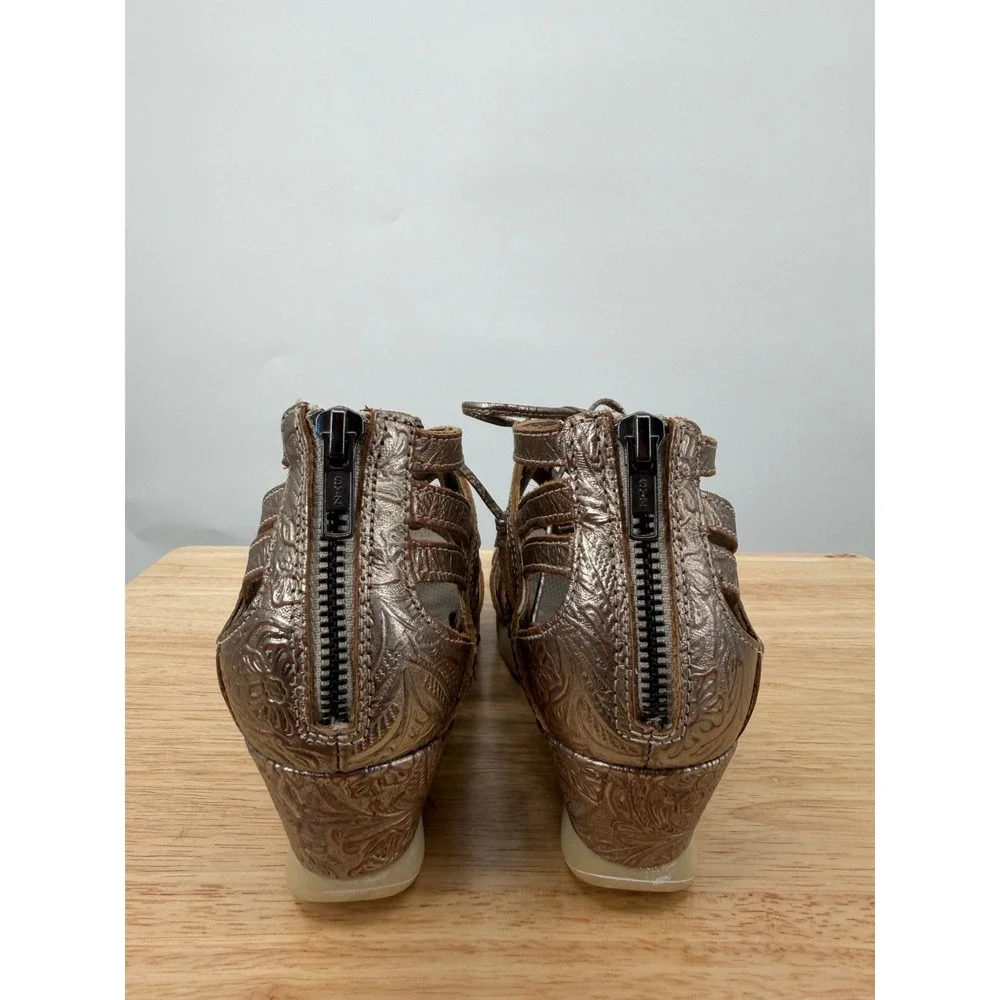 OTBT Nomadic Womens 6.5M Leather Wedge Sandals Bronze Strappy Gladiator Zip Boho
